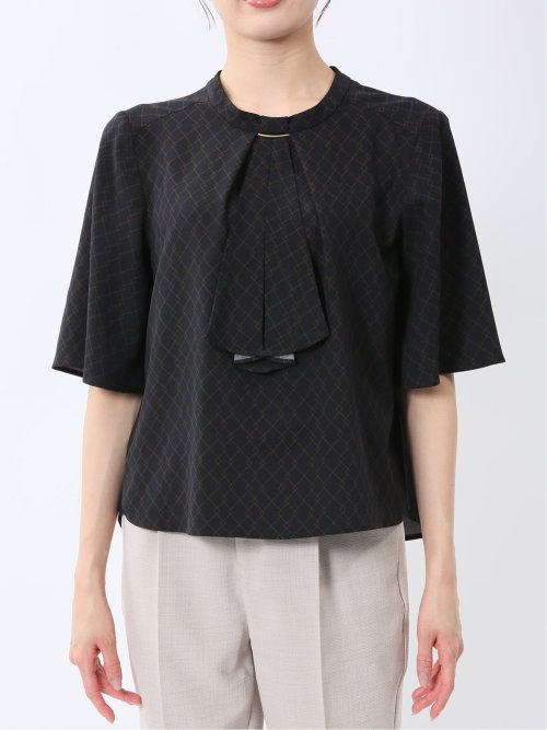 金具付きボウタイ風 半袖プルオーバーブラウス