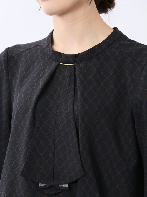 金具付きボウタイ風 半袖プルオーバーブラウス