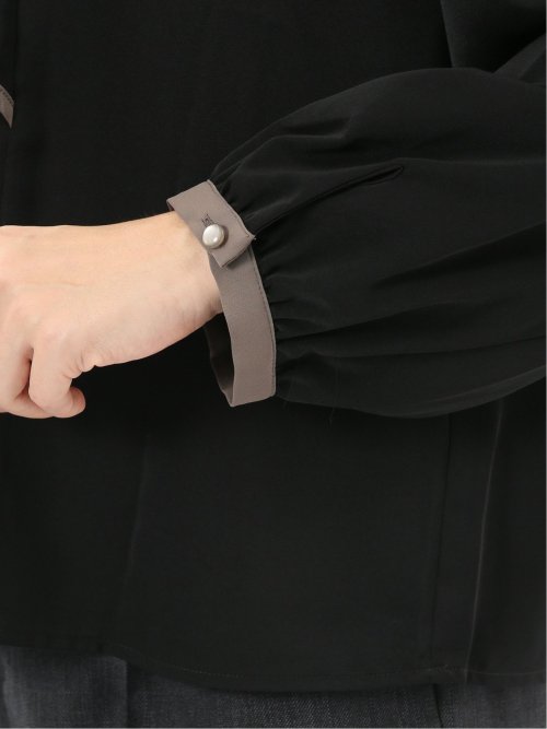 パイピングフリル 長袖プルオーバーブラウス