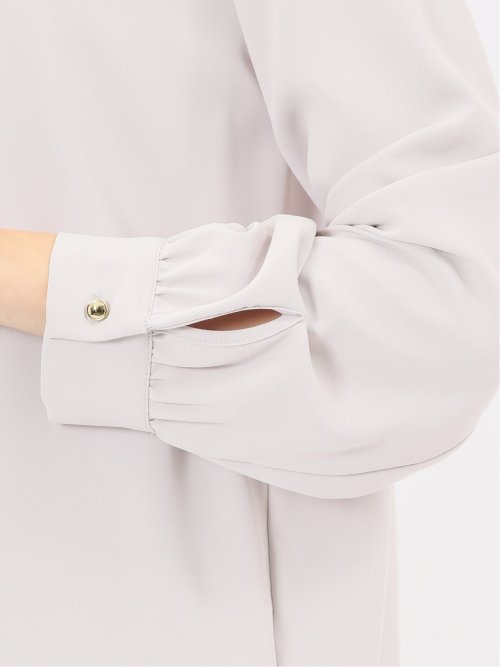 金具付きボウタイ風 長袖プルオーバーブラウス