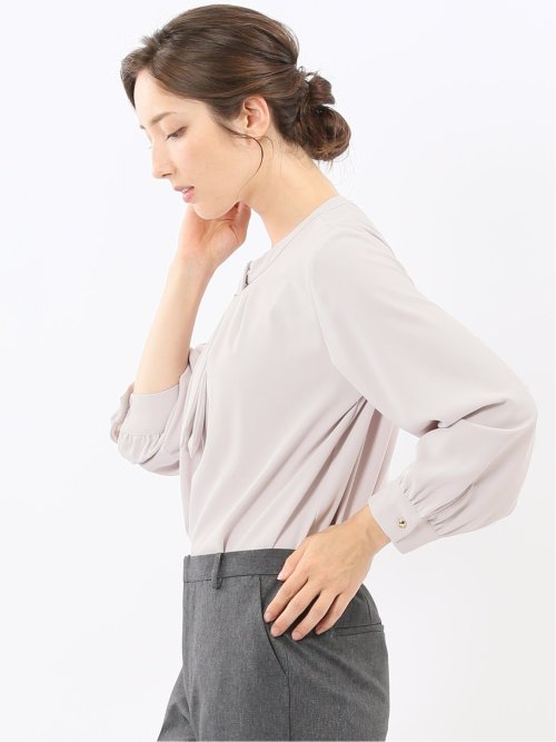 金具付きボウタイ風 長袖プルオーバーブラウス