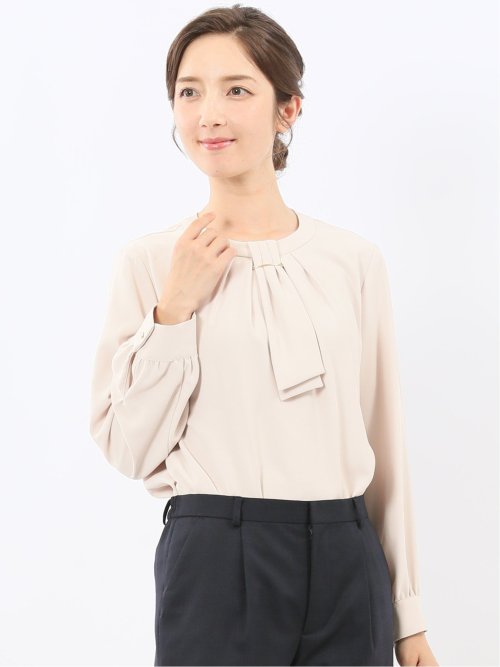 金具付きボウタイ風 長袖プルオーバーブラウス