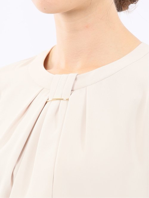 金具付きボウタイ風 長袖プルオーバーブラウス