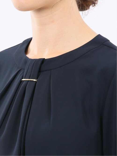 金具付きボウタイ風 長袖プルオーバーブラウス