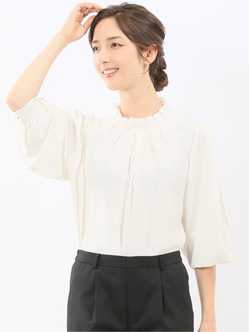 タック衿 長袖プルオーバーブラウス