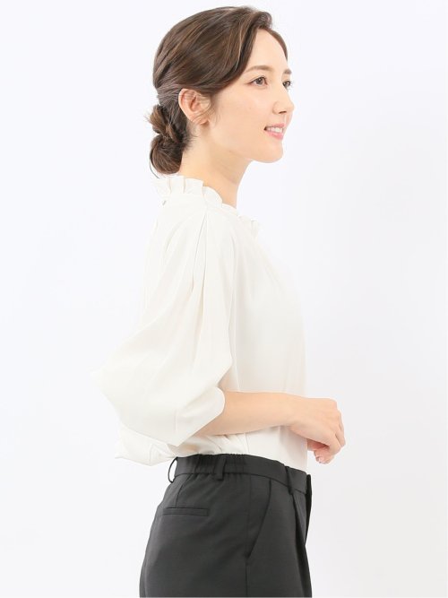 タック衿 長袖プルオーバーブラウス