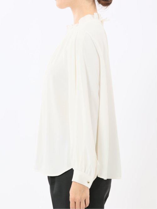 タック衿 長袖プルオーバーブラウス