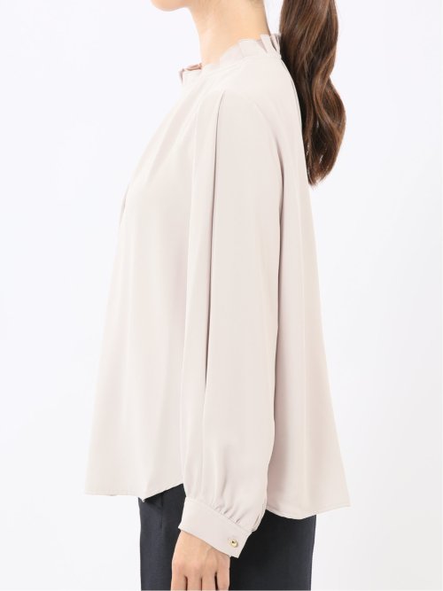 タック衿 長袖プルオーバーブラウス