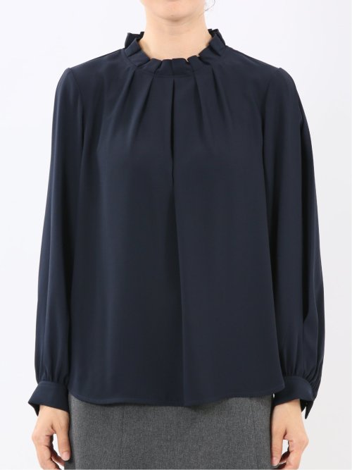 タック衿 長袖プルオーバーブラウス