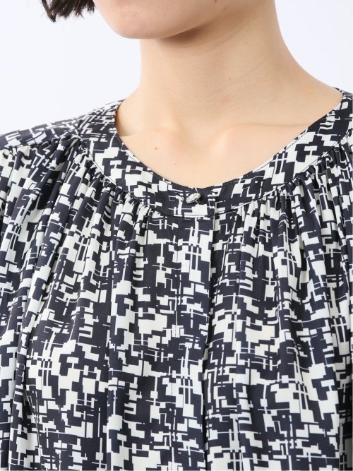 プリント バンドカラー 8分袖比翼ブラウス