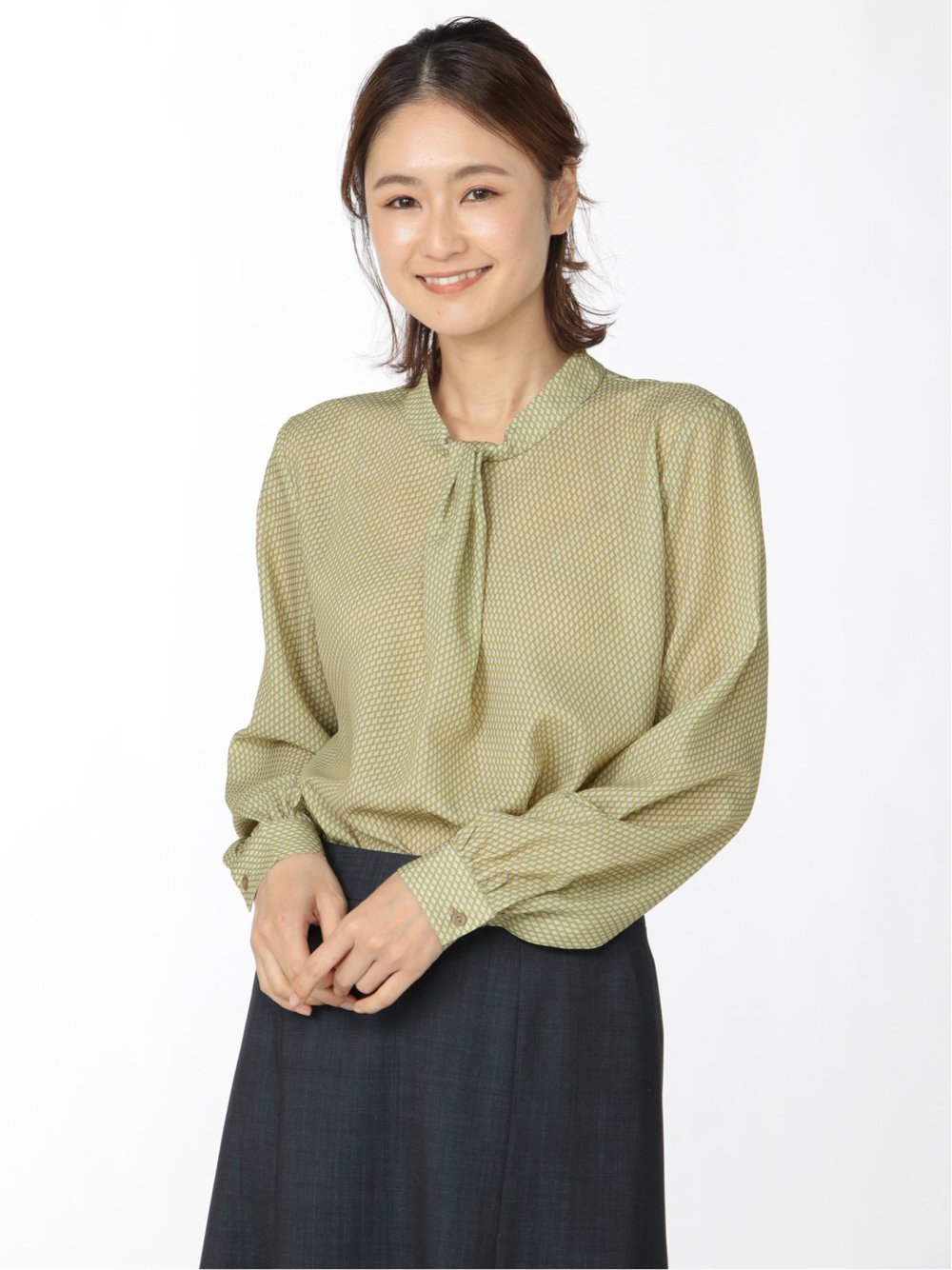 幾何柄 ボウタイ風 長袖プルオーバーブラウス M 33ベージュ トップス Taka Q Online Shop タカキューオンラインショップ 公式通販