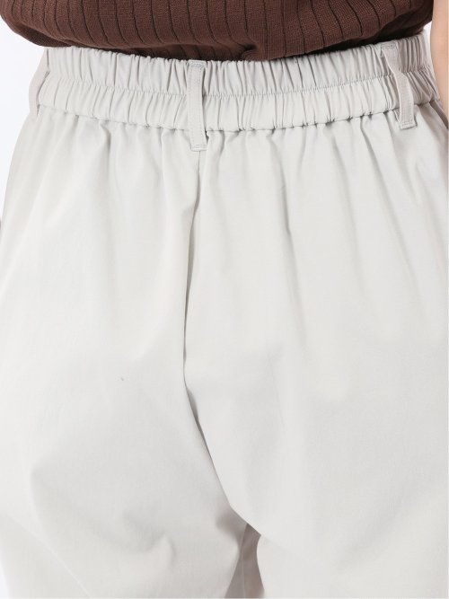 スラリッチ ワンタック テーパードパンツ