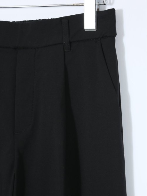 スラリッチ ワンタック テーパードパンツ