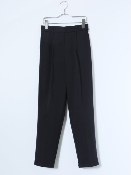 スラリッチ ワンタック テーパードパンツ