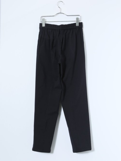 スラリッチ ワンタック テーパードパンツ