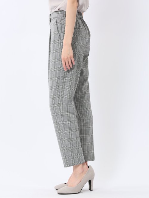 ストレッチ ワンタック テーパードパンツ