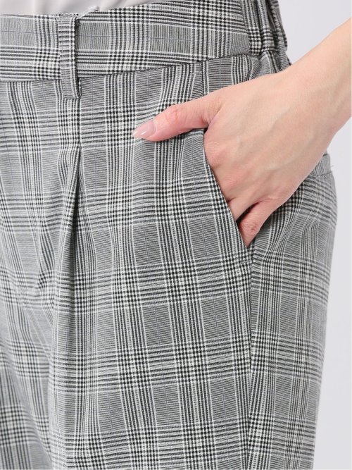 ストレッチ ワンタック テーパードパンツ