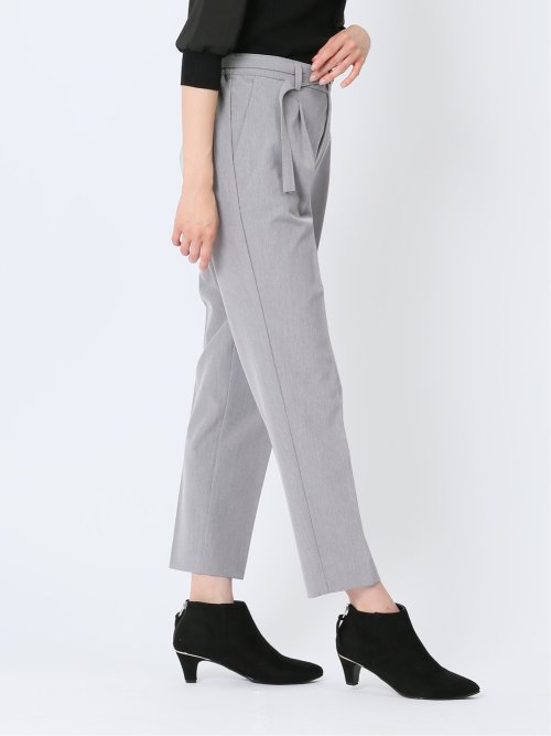 レーヨン混ストレッチ ベルト付きテーパードパンツ