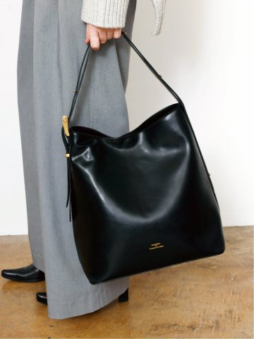 BELTED BUCKET BAG LARGE
