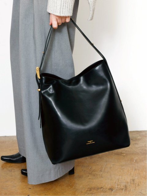 BELTED BUCKET BAG LARGE