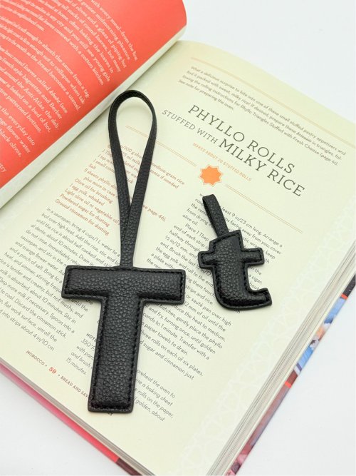 ドロー/DRAW イニシャルチャーム (t・小文字)